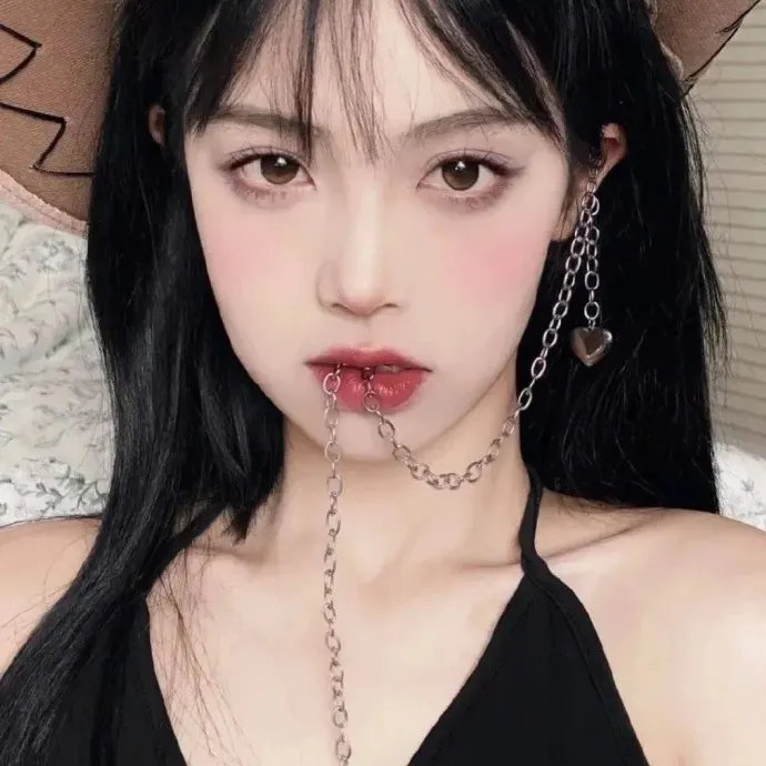 惠特妮·卡明:我能摸摸吗?